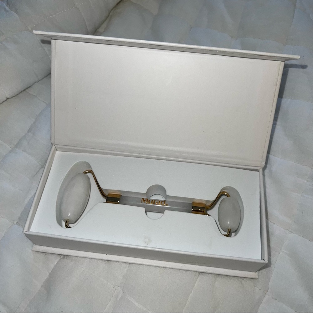 NEW IN BOX Murad Jade Roller for Face Gua Sha Massager Tool Anti Aging Wrinkle